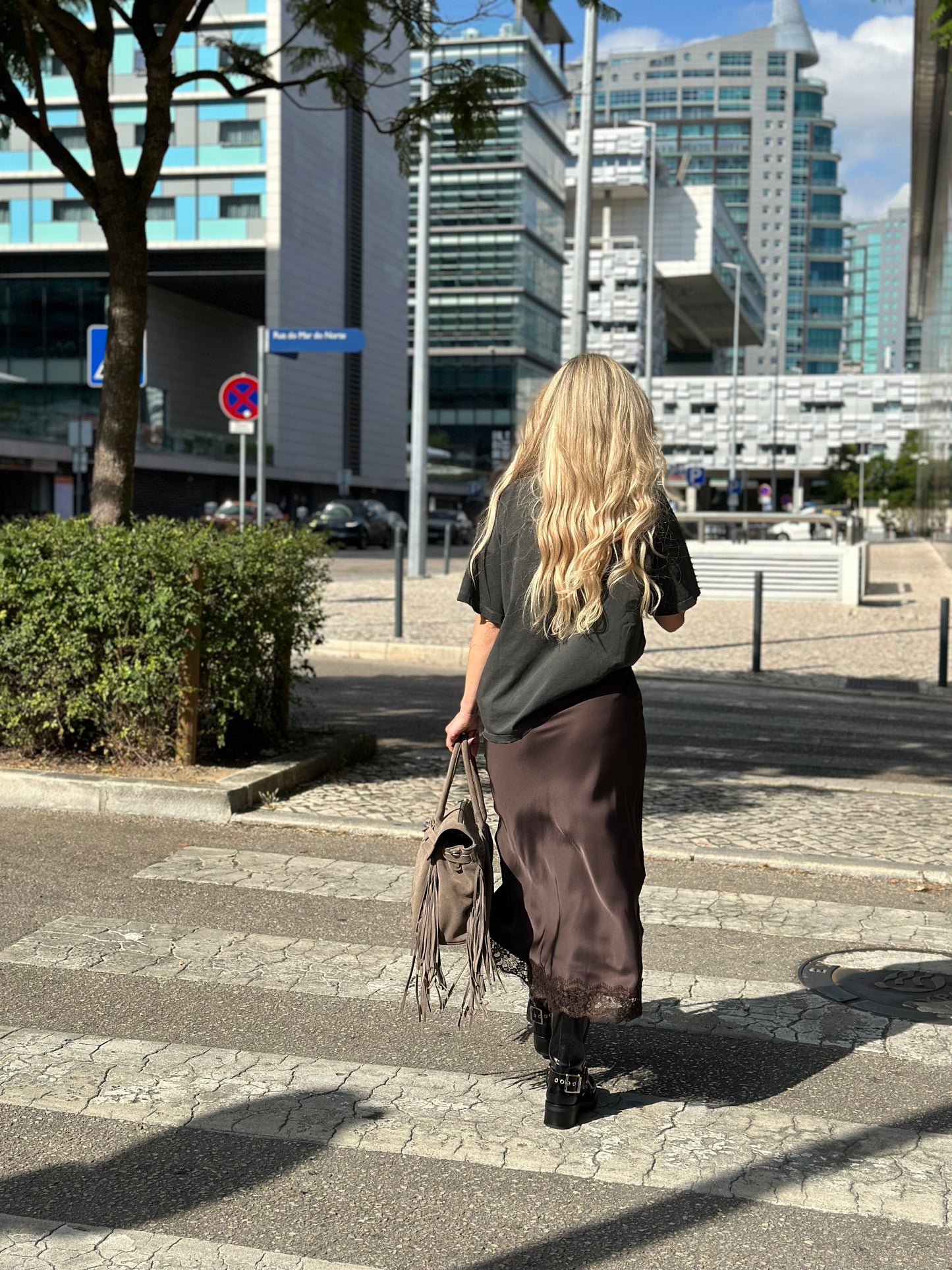 Saia Castanha de Cetim Vicolo