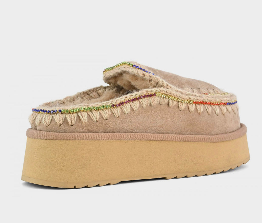 FW681001A Mou Footwear
