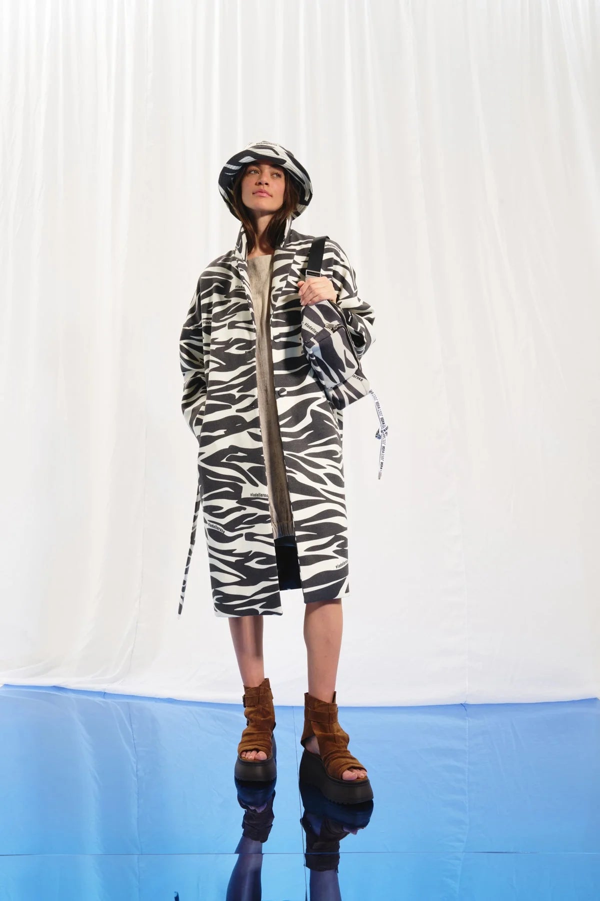 Coat 17383 VDR Clothes